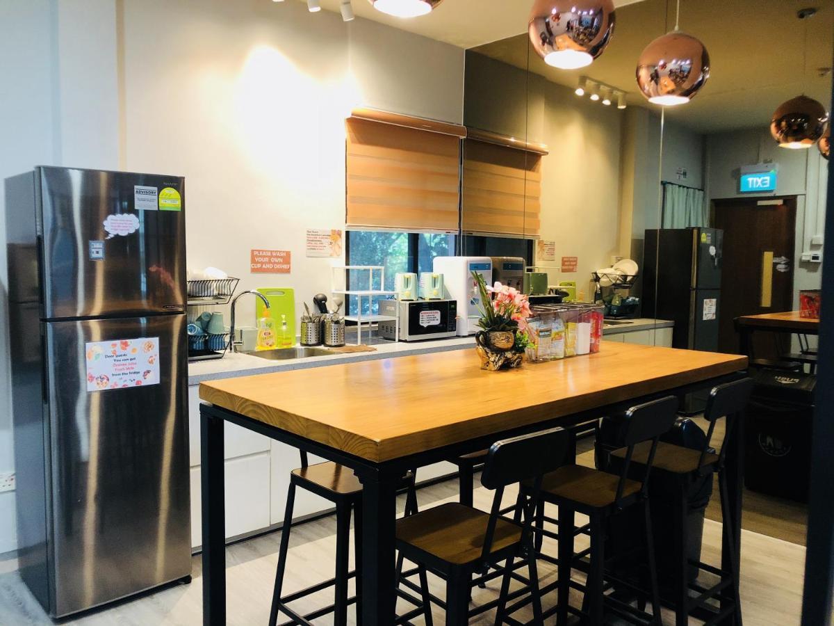 Capsulepod@Aljunied Hostel Сингапур Екстериор снимка